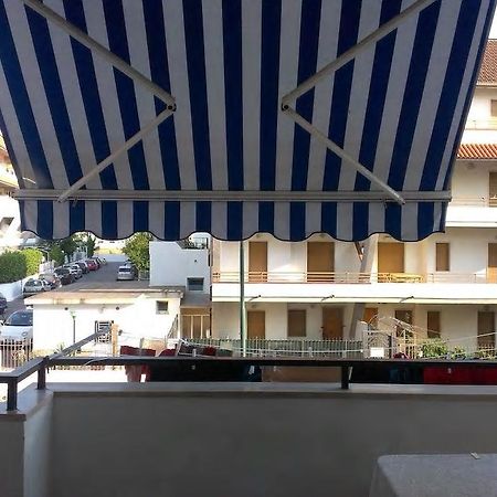 Trilocale A 800 Metri Dal Mare Apartman Scalea Kültér fotó