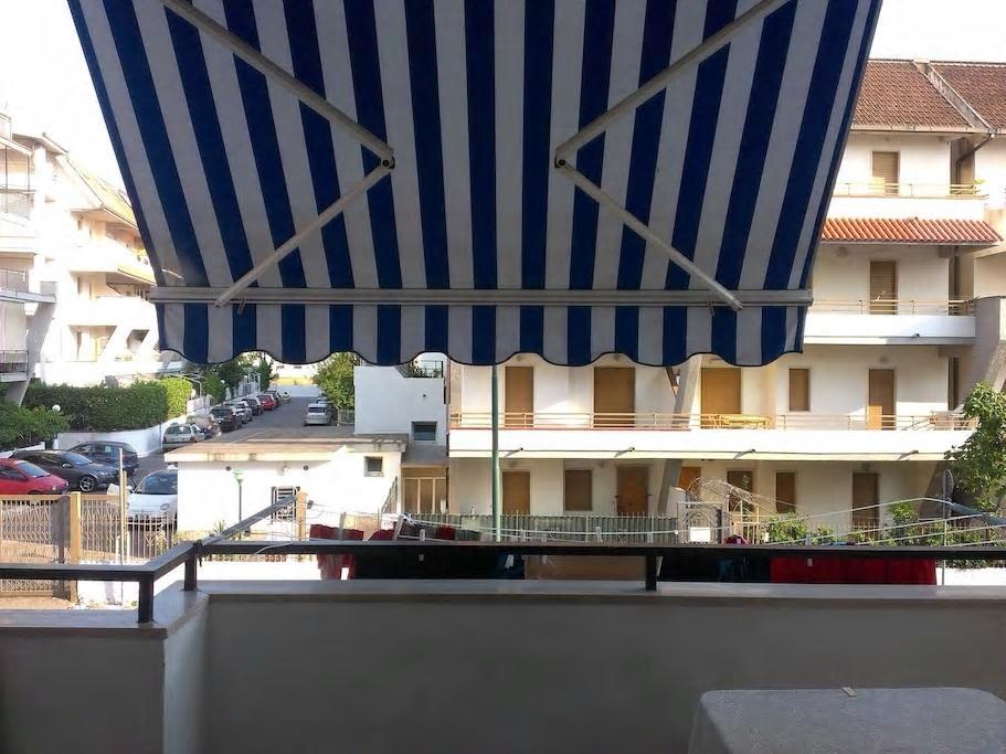 Trilocale A 800 Metri Dal Mare Apartman Scalea Kültér fotó