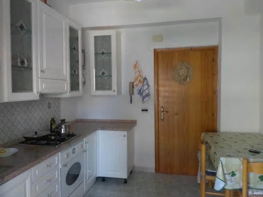 Trilocale A 800 Metri Dal Mare Apartman Scalea Kültér fotó