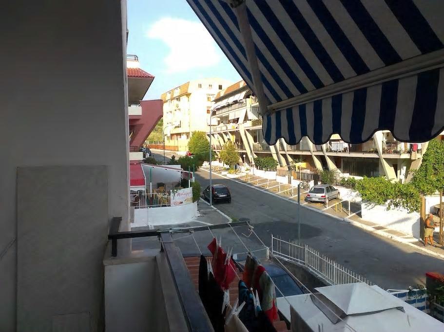 Trilocale A 800 Metri Dal Mare Apartman Scalea Kültér fotó